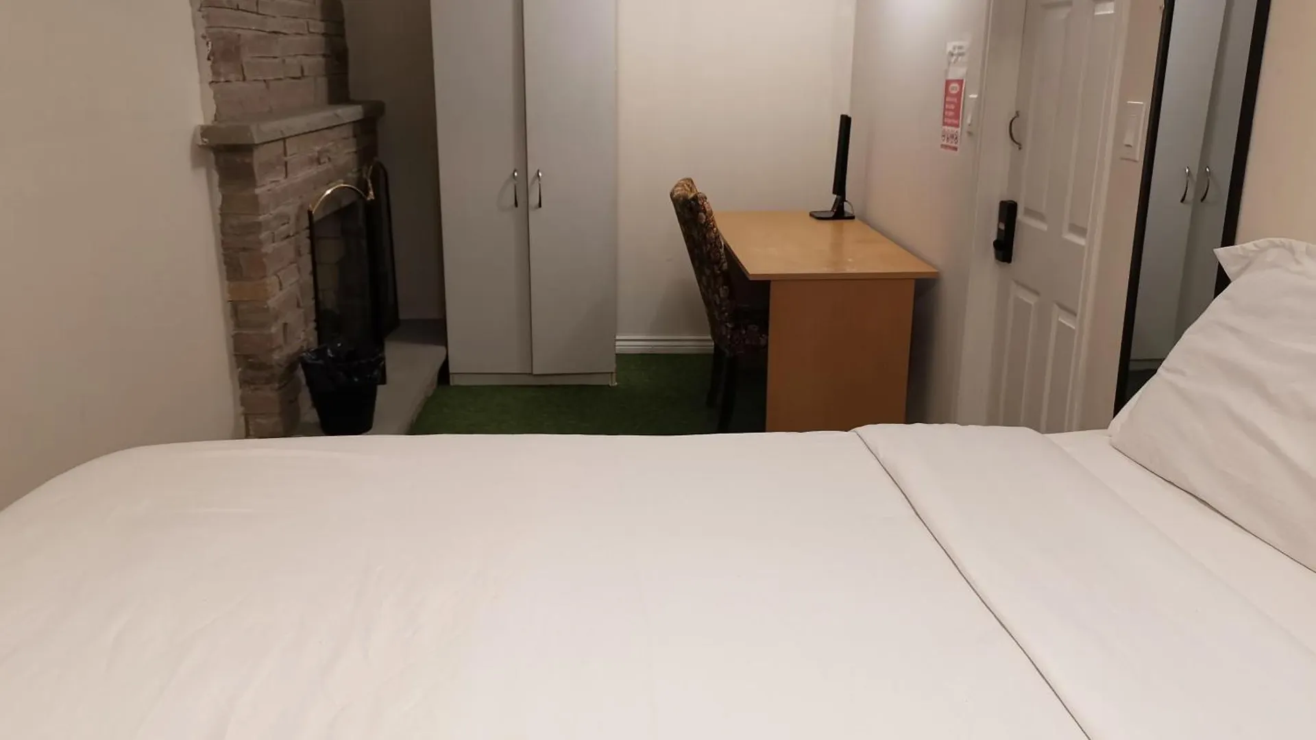 Private Rooms In House In North York Shared Kitchen Toronto Canada